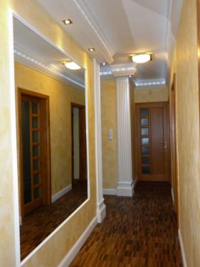 El�szoba dekorvil�g�t�s LED modulokkal �s LED izz�kkal