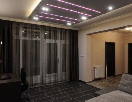 LED-es megvilágítás nappaliban, konyhában és étkezőben