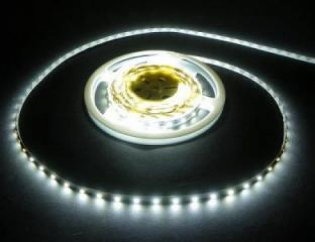 LEDmaster Prémium 60 LED/méteres 12 V-os beltéri hideg fehér LED szalag