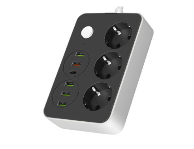 MasterLED Remo fekete/fehér színű 3-as hosszabító, 2m-es kábellel 5 x USB, 1 x USB-C