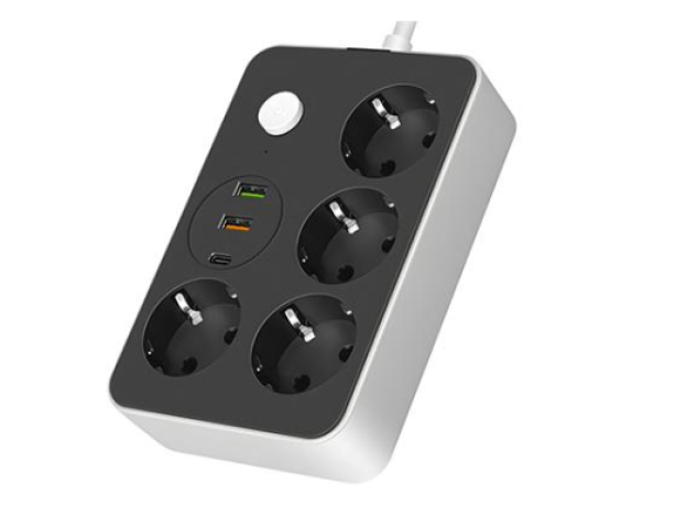 MasterLED Remo fekete/fehér színű 4-as hosszabító, 2m-es kábellel 2 x USB, 1 x USB-C